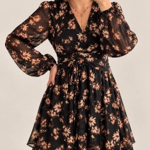 Robe courte à manches longues