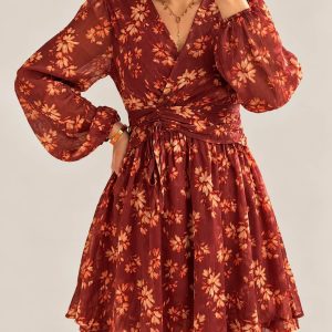 Robe courte à manches longues
